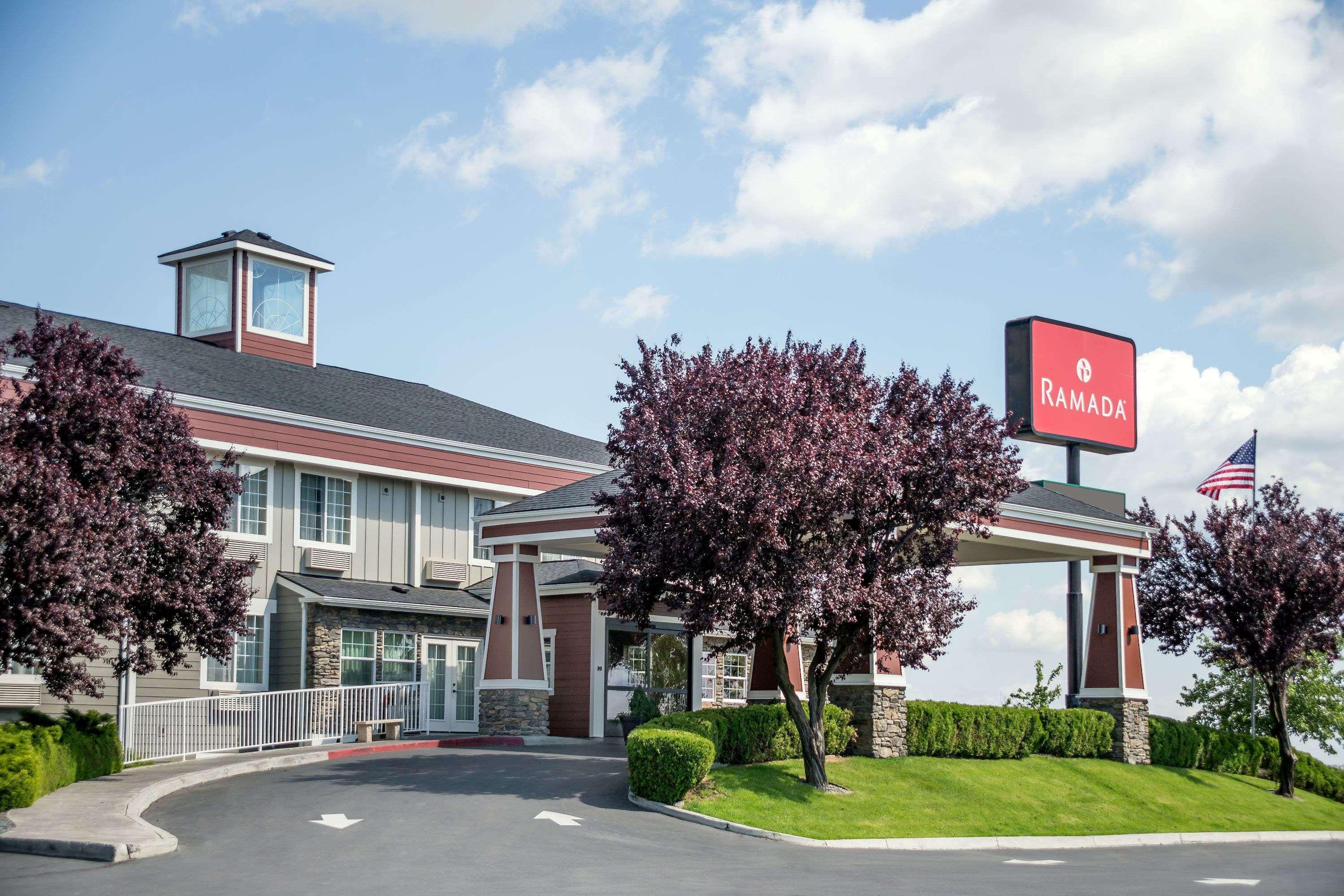 Ramada By Wyndham Moses Lake Εξωτερικό φωτογραφία